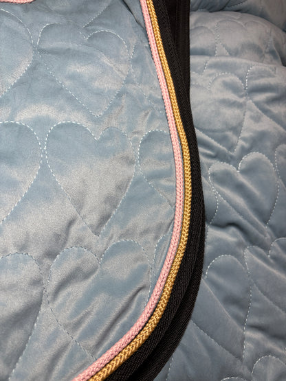 Haus of Horsewear Luxury Velvet Heart Quilted Exercise Sheet