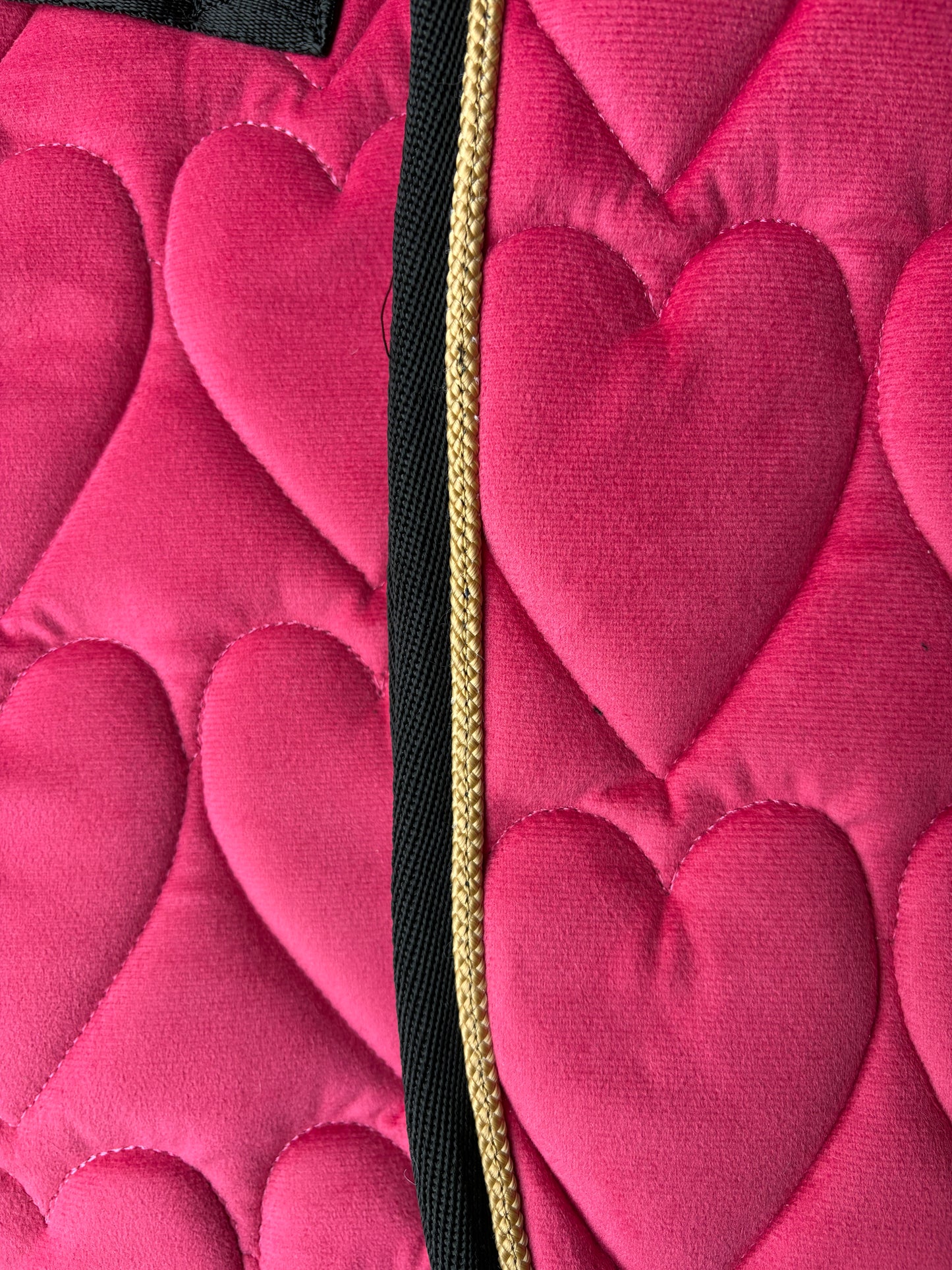 Haus of Horsewear Luxury Velvet Heart Quilted Exercise Sheet
